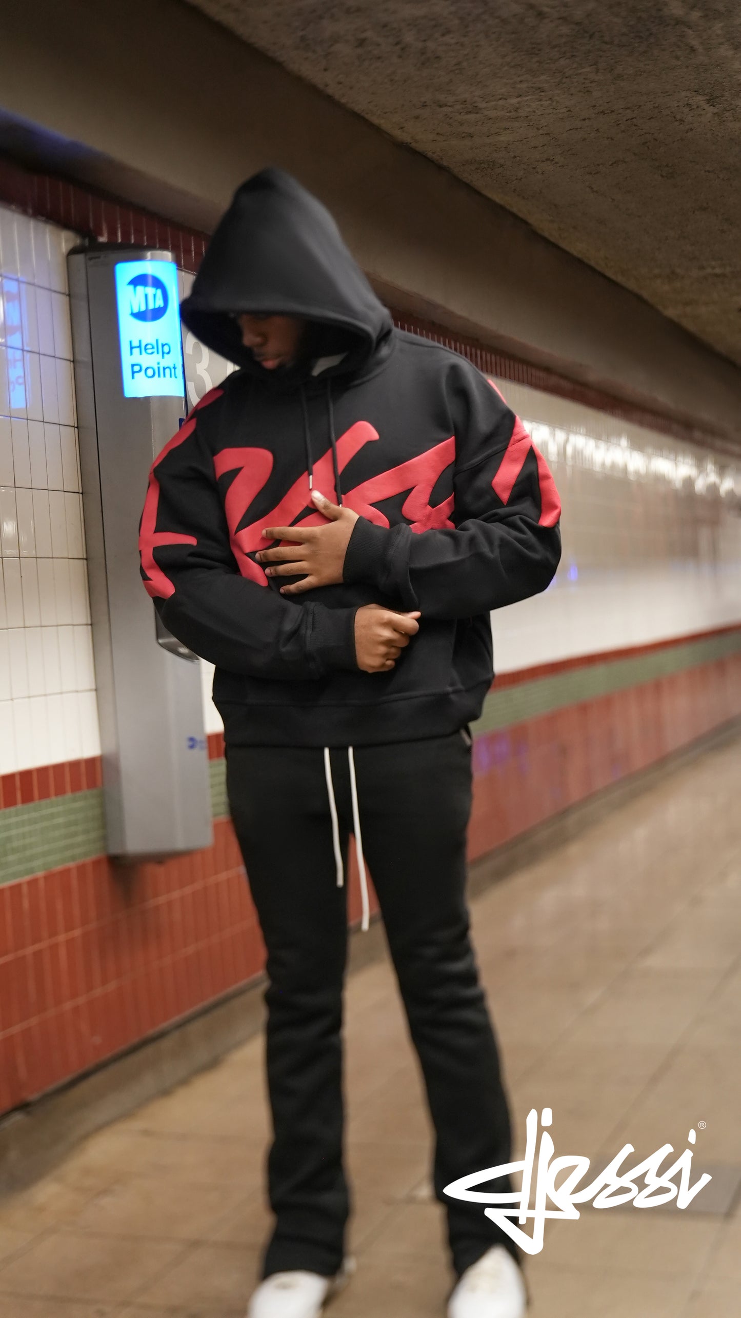 Signature Cropped Hoodie Black/Red