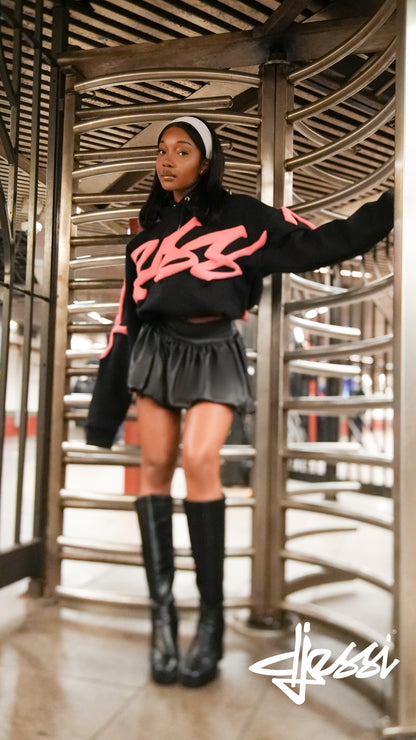 Signature Cropped Hoodie Black/Pink